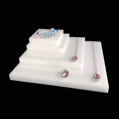 Mode Modern Desktop Display Perhiasan Akrilik Kalung Berdiri Blok