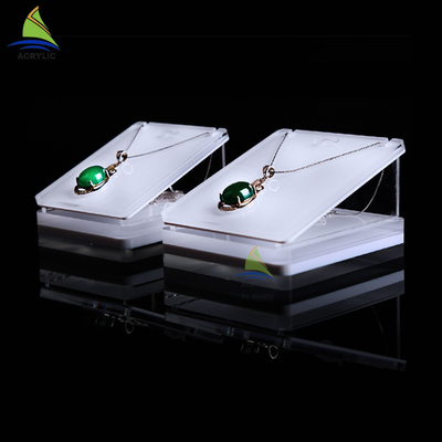 Display kalung perhiasan akrilik