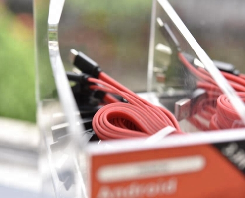 Acrylic Aksesori Ponsel Tampilan Berdiri Untuk Kabel Usb Kristal Polishing
