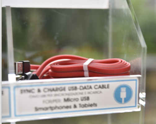 Tinggi Gloss Acrylic Shop Display Acrylic Cell Phone Aksesori Display 3mm Tebal